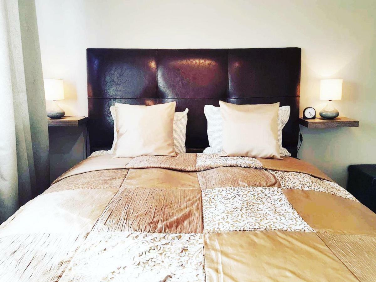 Akureyri Central Rooms Экстерьер фото