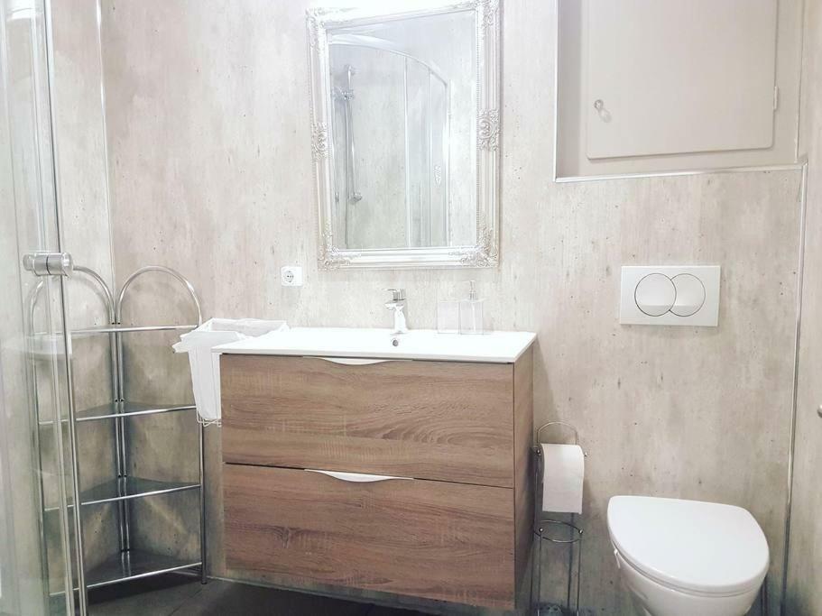 Akureyri Central Rooms Экстерьер фото